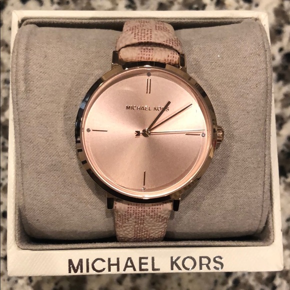 Rose Gold Michael Kors Watch *NWT IN BOX* - Picture 1 of 9